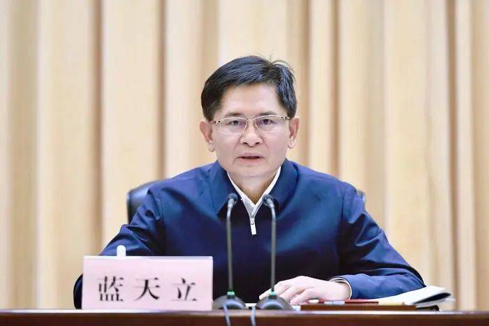 皇冠登3代理申请_广西壮族自治区人民政府主席蓝天立落马皇冠登3代理申请,3天前其内弟被抓