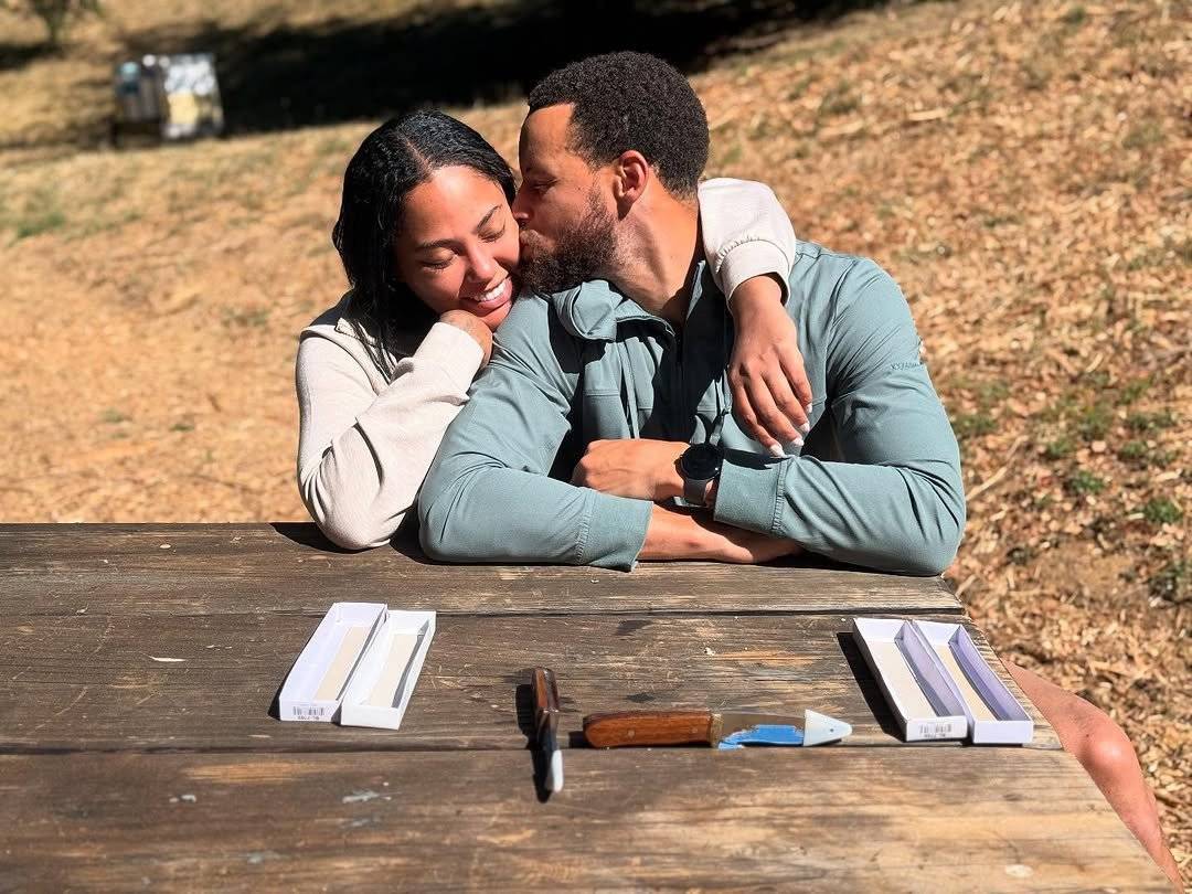 皇冠信用登123出租_库里妻子:丈夫是名人没有隐私 在车里喂奶都有人进来