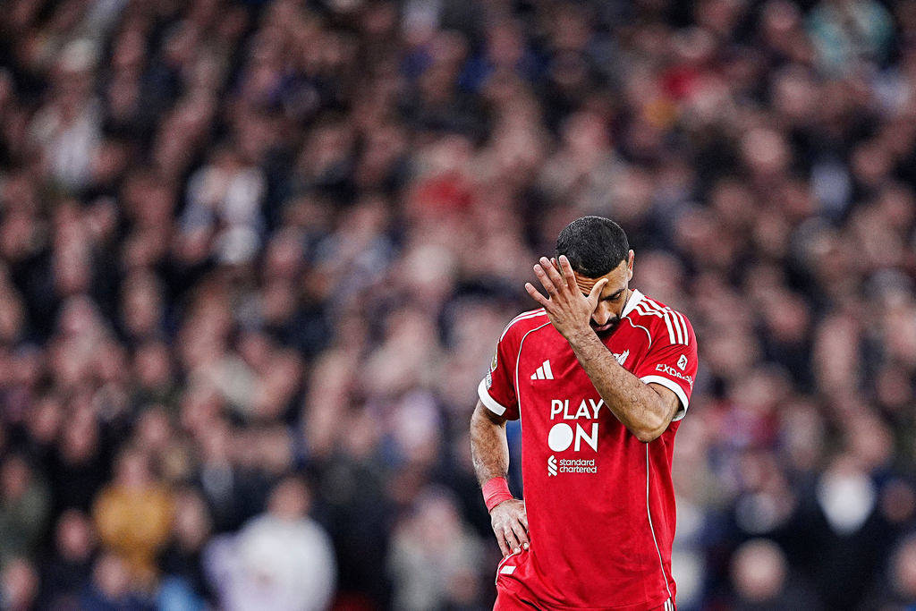 皇冠信用网结算日是哪天_英超-姆伯莫61秒闪击马奎尔绝杀 曼联2-1送利物浦4连败