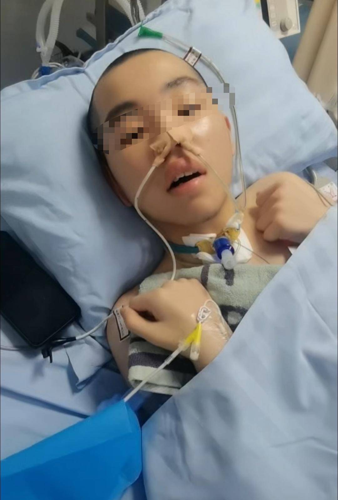 皇冠信用網出租足球_14岁男生嬉闹时被女同学打中左胸后瘫痪 家属：女孩父母为残疾人皇冠信用網出租足球，后续费用无着落