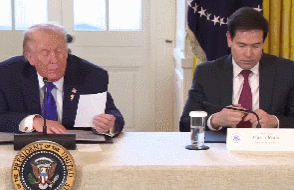 皇冠信用网
_特朗普直接把纸条内容念出来了皇冠信用网
,鲁比奥快“碎”了…